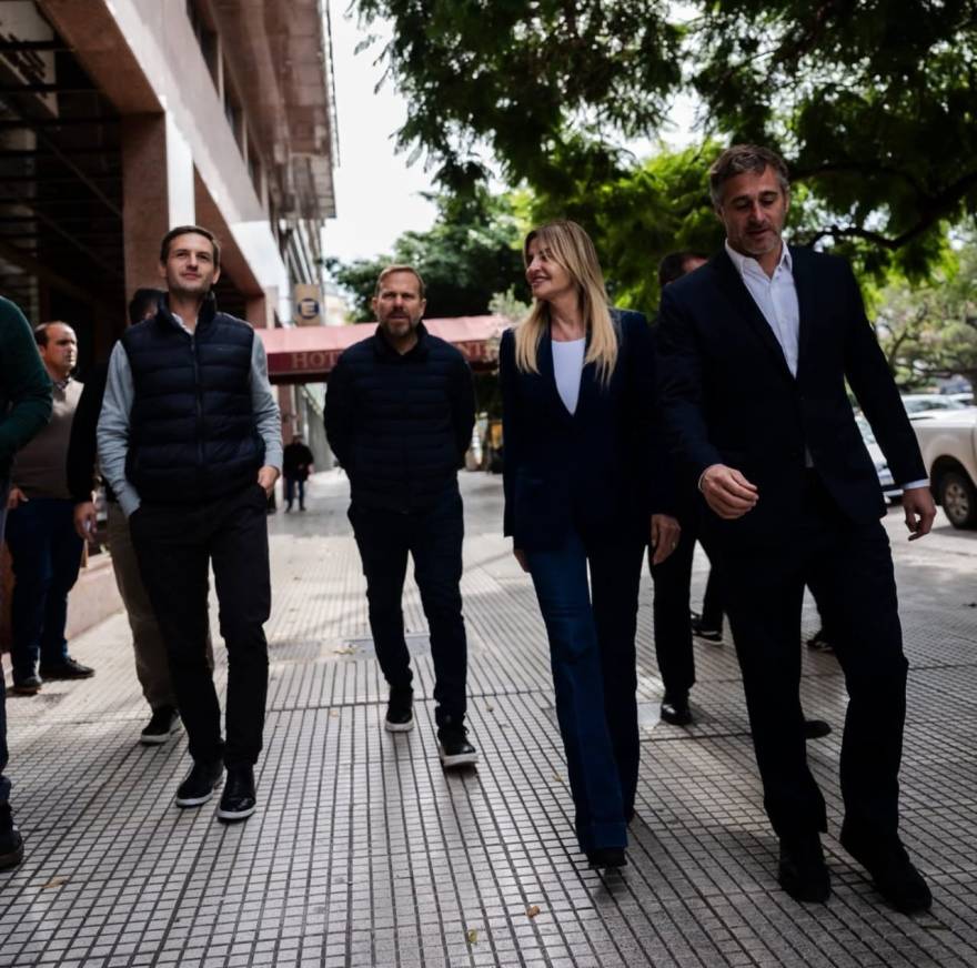 Los intendentes le exigieron a Milei que pague la deuda que tiene con los comedores de la provincia